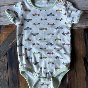 NWOT Chickpea Organic Car Print Onesie
